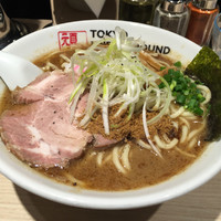 「ラーメン 750円」@TOKYO UNDER GROUND RAMEN 頑者の写真