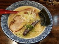 「濃厚鶏白湯 800円」@らーめん詩の写真