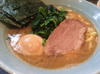 「らーめん&味玉」@横浜家系豚骨醤油極太麺 侍 伏見店の写真