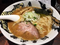 「ら～麺・中盛（８３０円）」@麺屋武蔵 鷹虎の写真