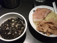 「つけ麺　（黒）+メンマ」@麺屋武蔵 武骨相傳の写真