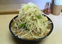 「味噌ラーメン 800円（麺少な目、ヤサイ・ニンニク）」@ラーメン二郎 京成大久保店の写真