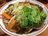 「どっさり野菜炒めラーメン並 ¥780」@らーめん 日出屋の写真