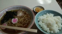 「ラーメン\500+ライス\150」@福々食堂の写真