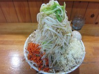 「ラーメン大（８００円）＋味玉＋カラアゲ」@ギガムジャキの写真