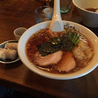 「支那そば+おにぎり」@支那そば きび 神田本店の写真