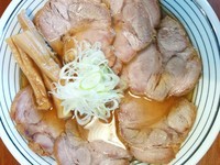 「煮干しらぁめん+肉増し(900円)」@煮干しらぁめん 猫トラ亭の写真