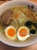 「塩玉らーめん 880円」@塩専門 ひるがお 東京駅店の写真