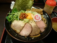 「味麺(油そば)中盛同額780円＋生ビール」@煮干 丸めの写真