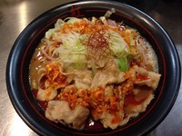 「紅ラーメン＆温玉ライス」@麺創研 紅 府中の写真