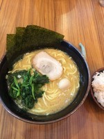「醤油ラーメン　並　味濃いめ　680円」@横浜家系ラーメン 壱角家 上尾店の写真