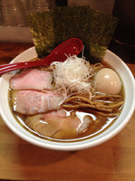 「生醤油ラーメン特盛」@めん屋 平右衛門の写真