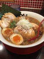 「まめぞうブラック 880円」@ラーメンのまめぞう 草加本店の写真