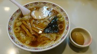 「ワンタン麺（1,200円）＋味付玉子（100円）」@春木屋 吉祥寺店の写真