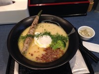 「鶏白湯そば＋ガーリックバター」@麺巧 潮の写真