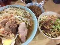 「富士丸ラーメン 白＋脂」@ラーメン富士丸 明治通り都電梶原店の写真