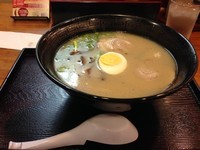 「昔ラーメン」@とんこつラーメン屋台 福岡空港の写真