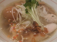 「特製地球の塩そば　１０００円」@地球の中華そばの写真