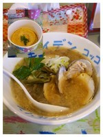 「魚貝煮干し中華そば700円+茶わん蒸し100円」@ハイデン.コッコFACTORYサマンサ・タマサの写真