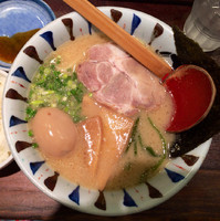 「こってりのこくまろ味玉ラーメン780円、小ごはん•半餃子セット2」@七志 とんこつ編 大倉山店の写真