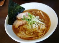 「秋刀魚 醤油ラーメン 大盛800円」@つけ麺 弥七の写真