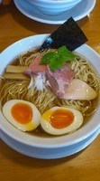 「味玉鶏しょうゆらーめん　７９０円　ラーパス－５０円」@らーめん専門 うしおととりの写真