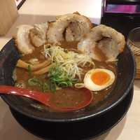 「金の炙りチャーシュー麺 1000円」@麺乃國 難波千日前店の写真