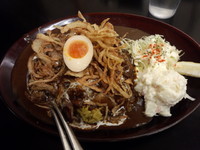 「黒い肉カレー（大盛同料金・①④⑩）」@カレーは飲み物。秋葉原店の写真