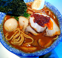 「新作　カレーラーメン激辛+味玉+海老辛味（910円）」@豚骨一燈の写真