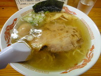 「塩らーめん＋煮たまご」@地鶏らーめん花道の写真