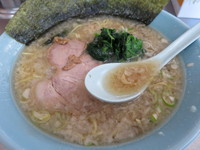 「ラーメン（麺硬め、脂多め）300円金曜日のみ（祝日以外）」@ラーメンショップ 野田店の写真