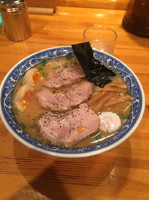 「特製中華そば大盛1,000円」@中華そば 青葉 新宿店の写真