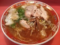 「ワンタンメン（750円）」@上海総本店の写真