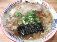 「肉ワンタンそば」@ちばき屋 横浜ポルタ店の写真