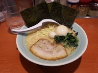 「醬油味玉ラーメン」@横浜家系ラーメン 新宿小滝橋 魂心家の写真