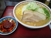 「チーズみそラーメン 850円、辛味噌 50円」@〇×△の写真