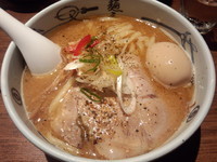 「味噌らぁめん(860円)+味玉(100円)」@創始麺屋武蔵の写真