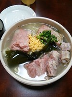 「ソーキそば大盛、炊き込みご飯」@高江洲そば 大和店の写真