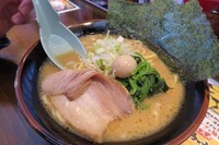「醤油ラーメン（麺やわらかめ）」@麺屋TAKUMI 加須店の写真