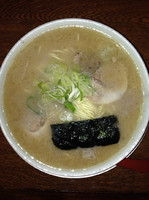 「豚骨ラーメン」@ラーメン陽向の写真