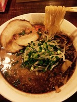 「黒ラーメン¥800」@東京屋台ラーメン とんとん亭 川口芝本店の写真