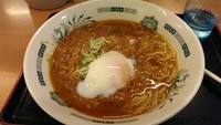 「温玉旨辛ラーメン、大盛」@日高屋 小田急マルシェ登戸店の写真