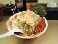 「辛バクダンしょうゆラーメン+味玉+おまけ海苔」@超ごってり麺 ごっつ 秋葉原店の写真