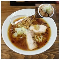 「【限定】生姜そば＋炊き込みご飯」@くじら食堂の写真