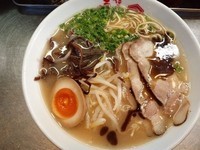 「濃(こく)まるラーメン」@うま馬 祇園店の写真