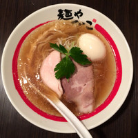 「味玉塩そば 900円」@麺や でこの写真