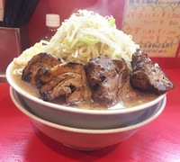 「3周年炙り豚大ラーメン(500g?)＋豚２枚＋ショウガ」@麺屋 桐龍の写真