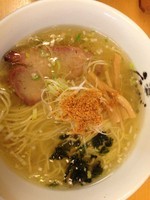 「塩らーめん」@塩専門 ひるがお 東京駅店の写真