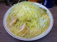 「小ラーメン（690円）＋ネギ（100円）＋味付玉子（80円）」@ラーメン二郎 横浜関内店の写真