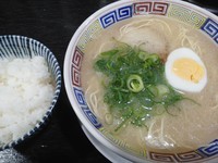 「ラーメンセット　700円」@博多ラーメン よねちゃんの写真